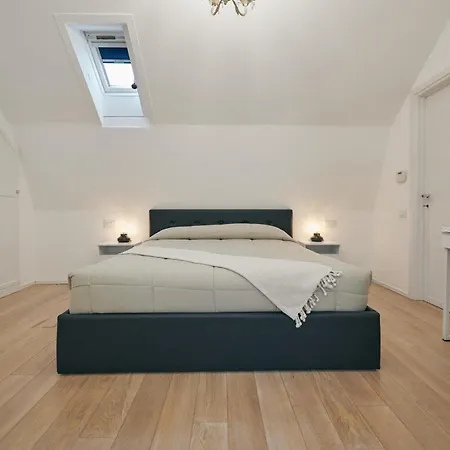 Apartament Sant'andrea Penthouse By Montenapoleone Living Mediolan
