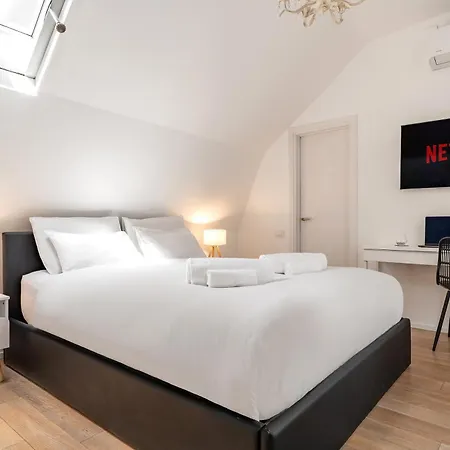 Duomo View Penthouse By Ricasoli * מילאנו